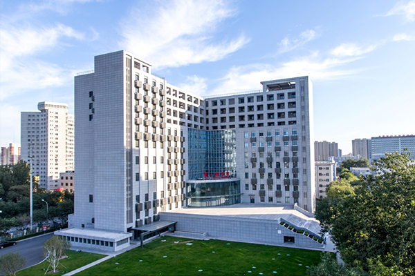 首都医科大学研究生院